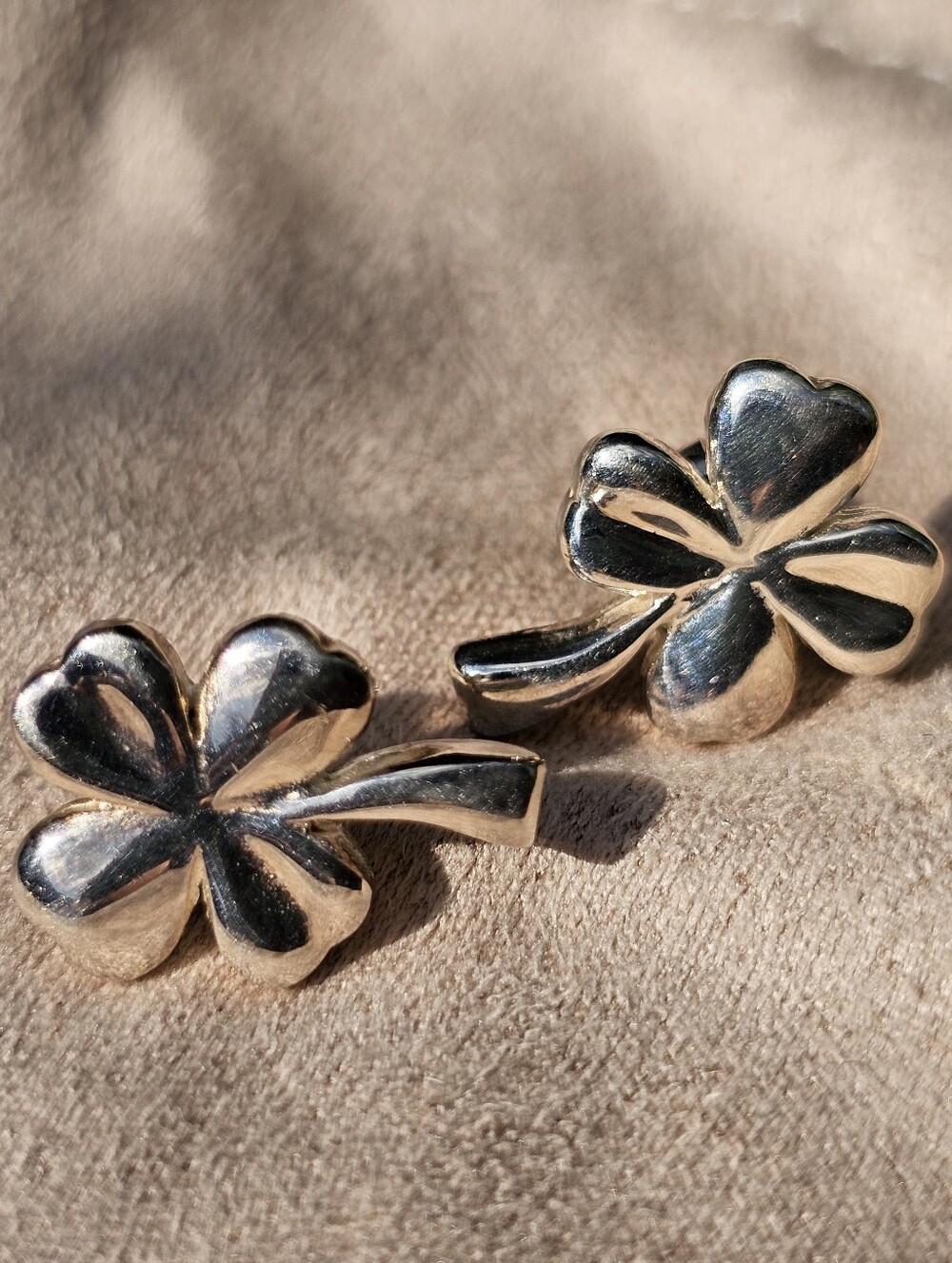 CHANEL FOUR LEAF CLOVER STUD EARRINGS